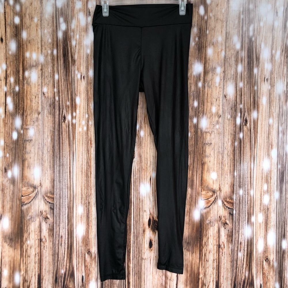 Discovery Clothing Poof! Black Faux Leather Leggings